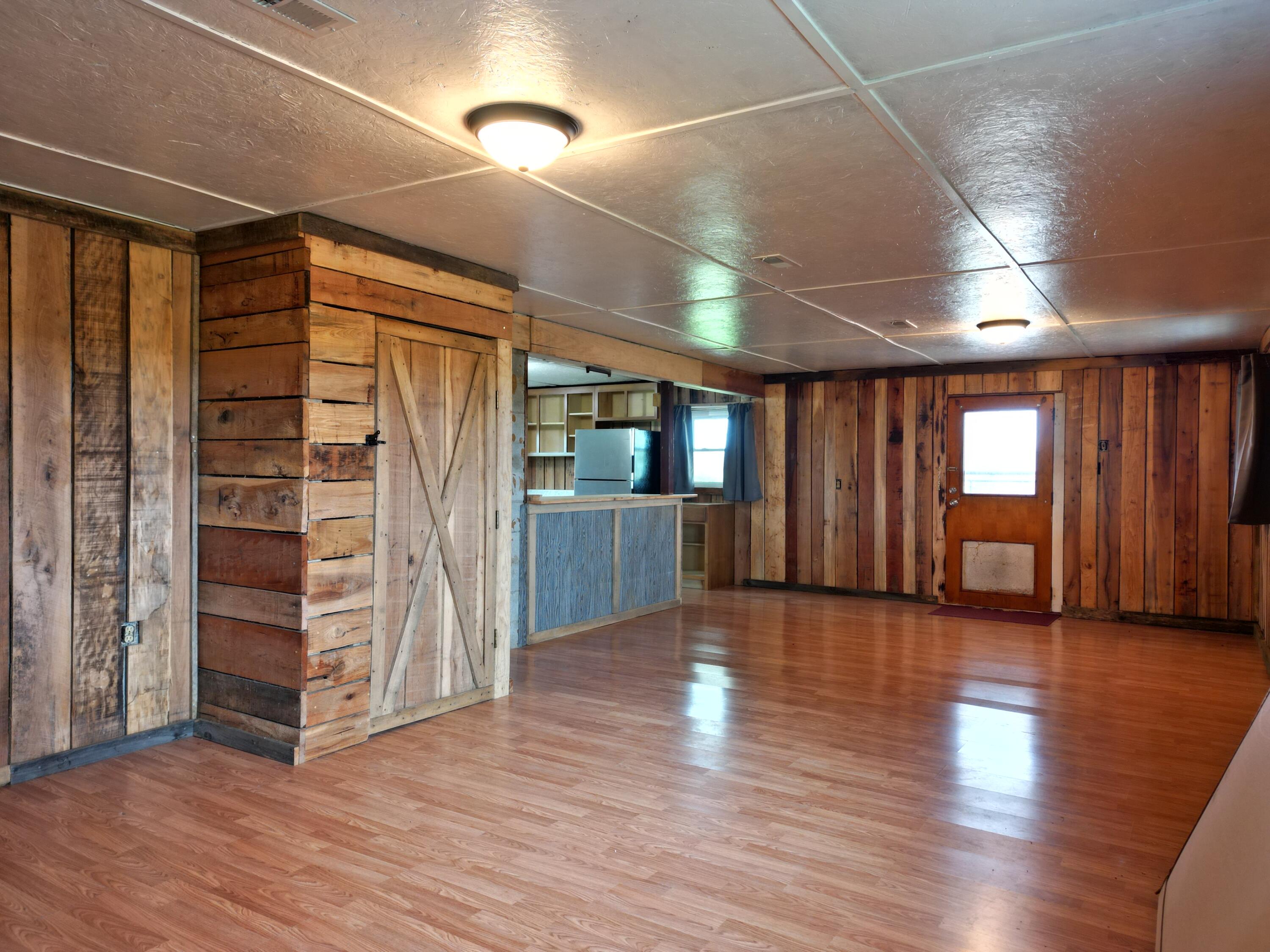541 Liberty Road Eubank, KY 42567 - Photo 19 of 35 Living Room