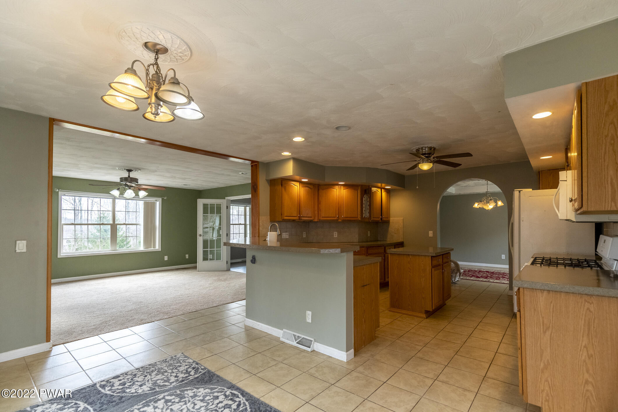 699 Silkmans Road Lake Ariel, PA 18436 - Photo 3 of 47