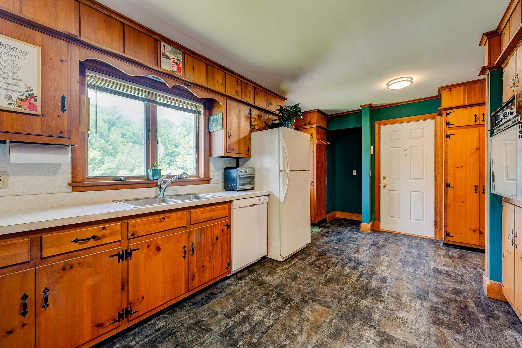 542 Coffeehouse Road Killington, VT 05751 - Photo 4 of 30 Gallery Image 4