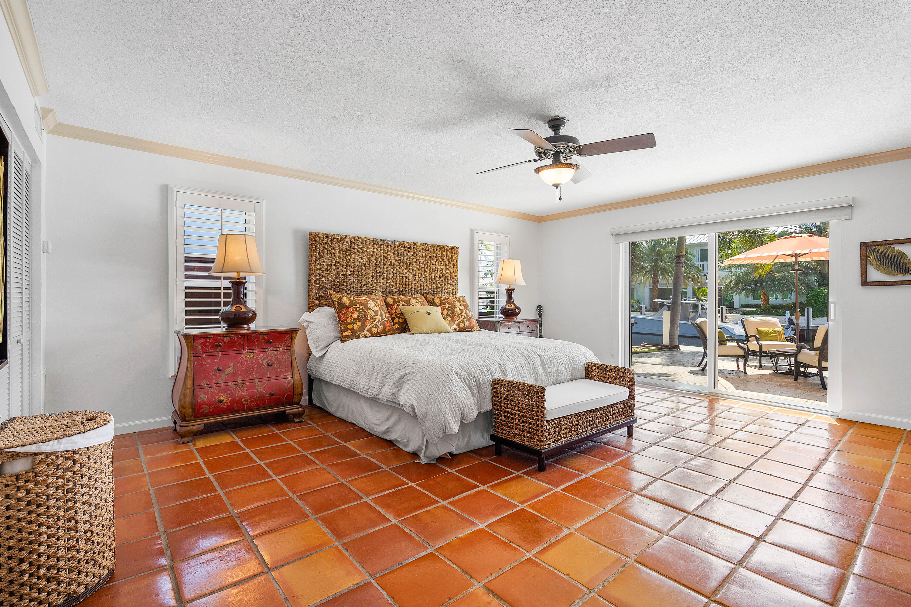 2330 Northeast 48th Street Lighthouse Point, FL 33064 - Photo 14 of 47 017-2330Northeast48thStreet-LighthousePo