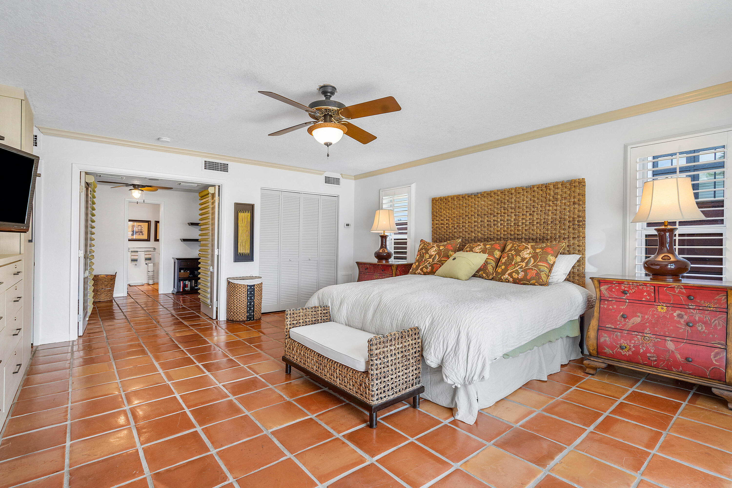 2330 Northeast 48th Street Lighthouse Point, FL 33064 - Photo 15 of 47 019-2330Northeast48thStreet-LighthousePo