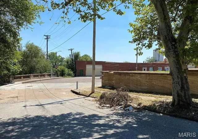 $90,000 | 4301 Gravois Avenue, St. Louis, MO 63116