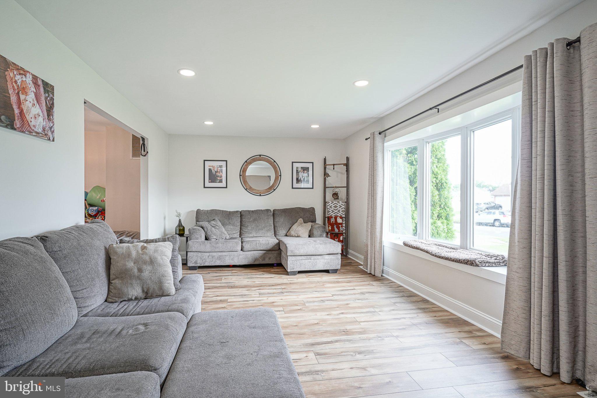15 Polaris Road Sewell, NJ 08080 - Photo 2 of 33 Gallery Image 2