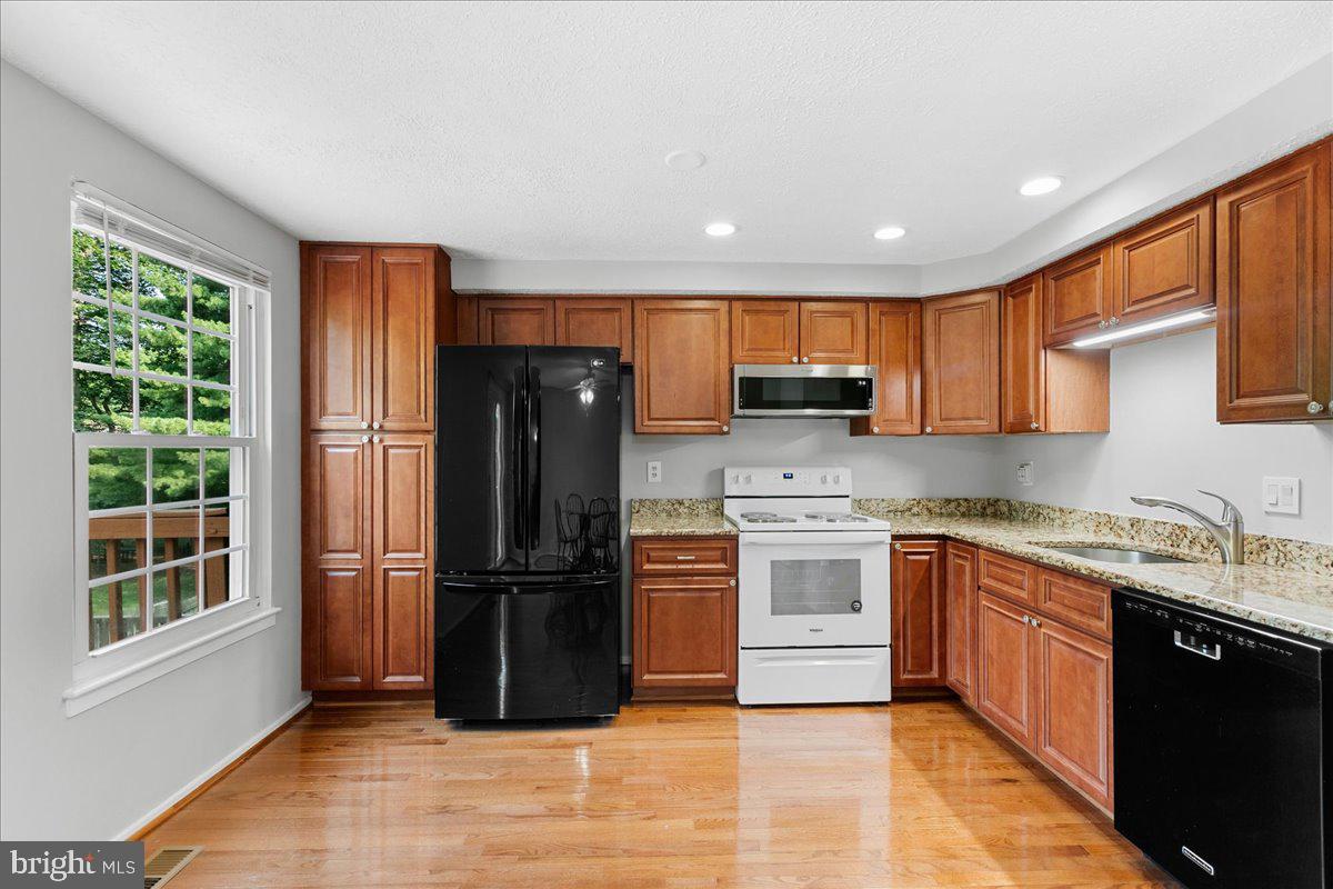 6522 Alexis Lane Springfield, VA 22152 - Photo 19 of 46 Kitchen with window view of back yard