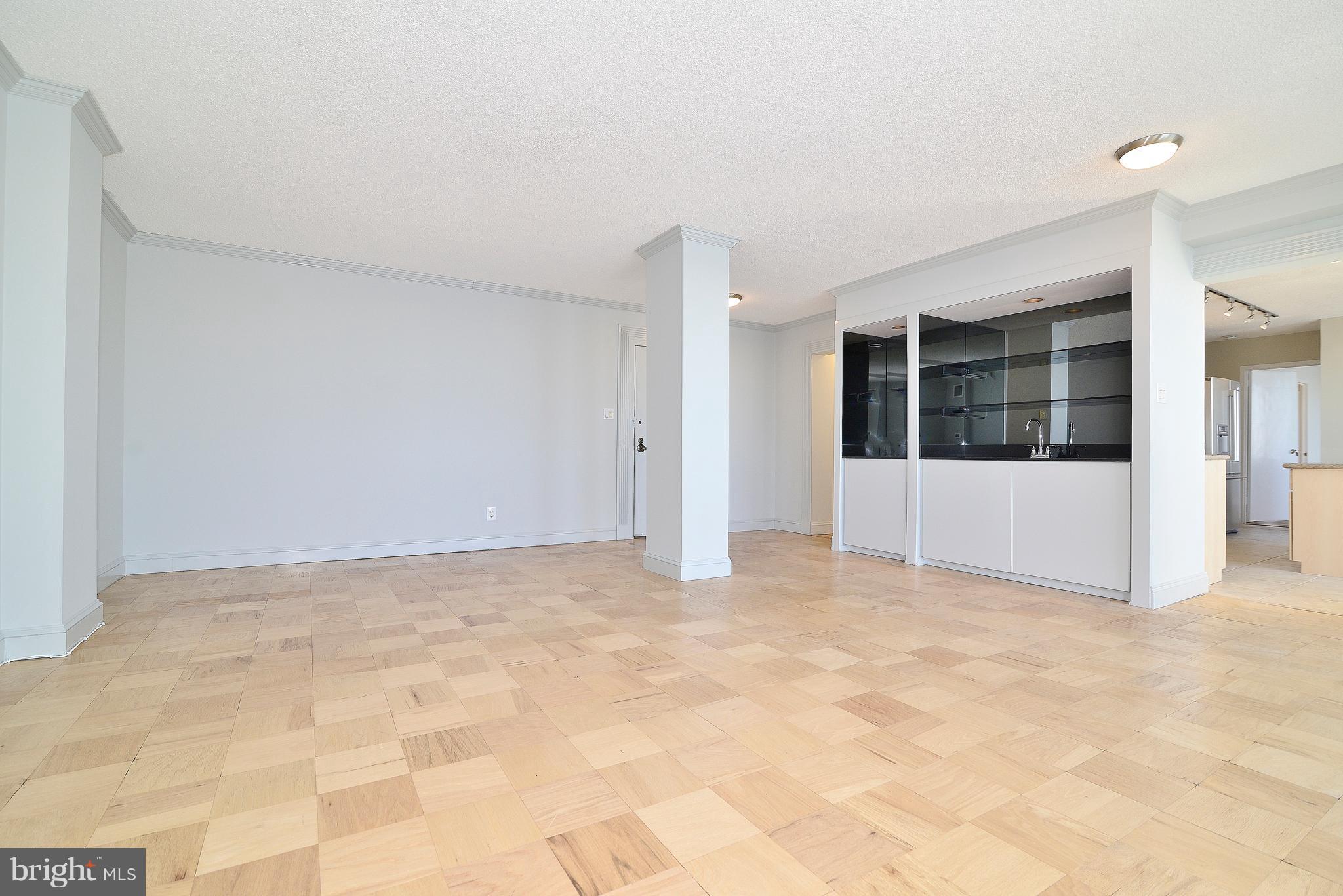 501 Slaters Lane, Unit 1019 Alexandria, VA 22314 - Photo 9 of 28 Living Room