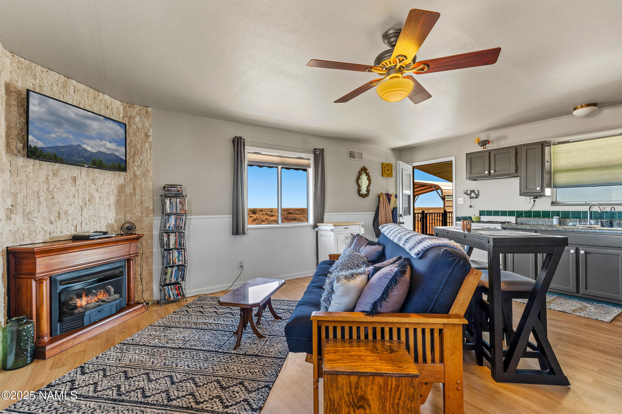 42 Red Dog Road Winslow, AZ 86047 - Photo 11 of 49 42 Red Dog Rd Winslow-35