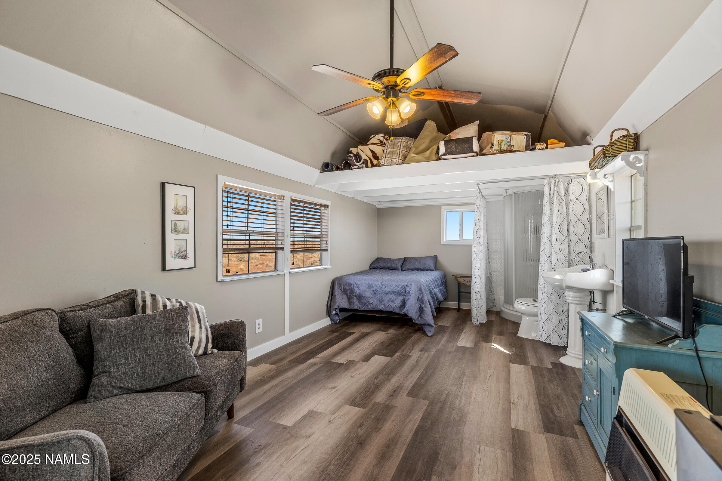42 Red Dog Road Winslow, AZ 86047 - Photo 21 of 49 42 Red Dog Rd Winslow-45