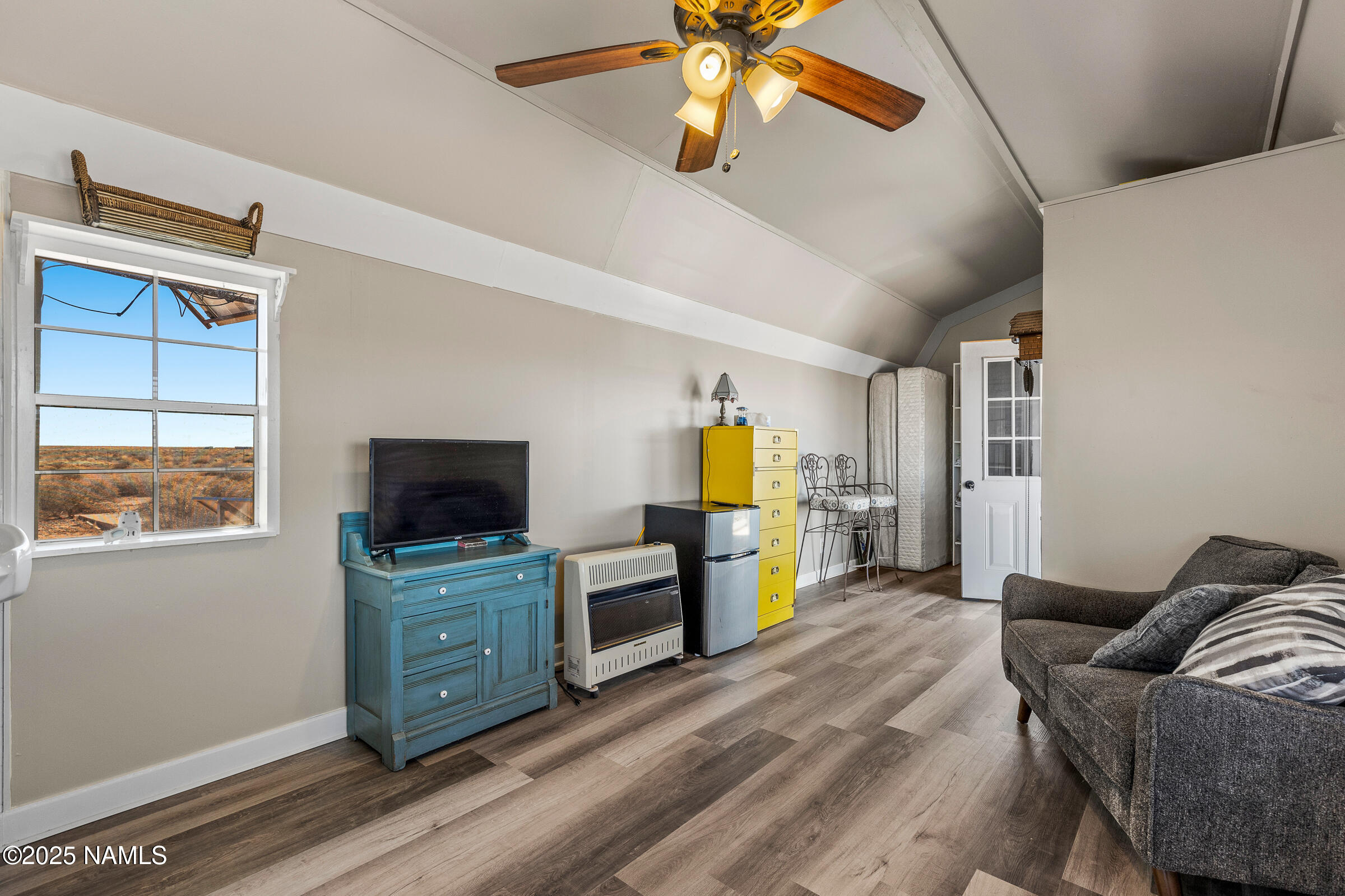 42 Red Dog Road Winslow, AZ 86047 - Photo 22 of 49 42 Red Dog Rd Winslow-46