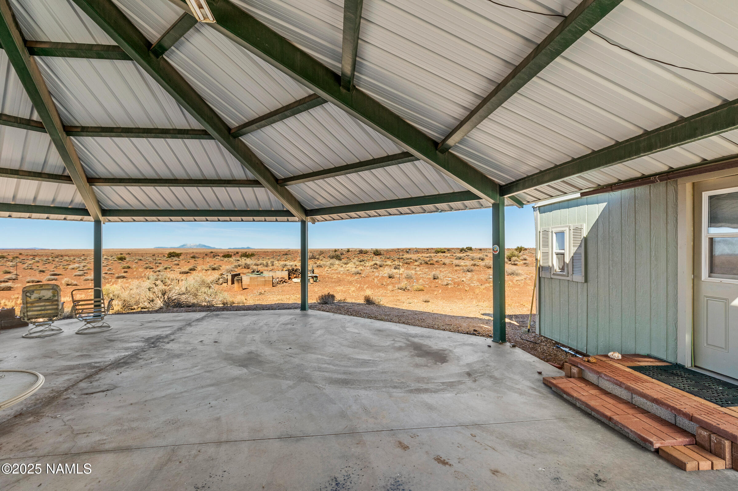 42 Red Dog Road Winslow, AZ 86047 - Photo 8 of 49 42 Red Dog Rd Winslow-31