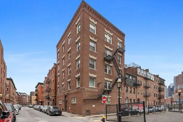 $779,000 | 7 Stillman Place, Unit 9, Boston, MA 02113
