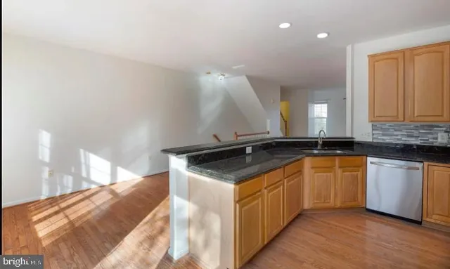 $2,900 | 46801 Sweet Birch Terrace, Sterling, VA 20164