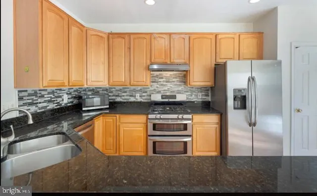 $2,900 | 46801 Sweet Birch Terrace, Sterling, VA 20164