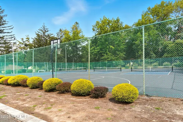 $299,900 | 154 Cross Slope Court, Unit G, Manalapan, NJ 07726