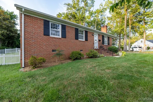 $225,000 | 504 6th Street, Blackstone, VA 23824