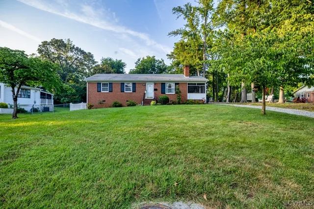 $225,000 | 504 6th Street, Blackstone, VA 23824