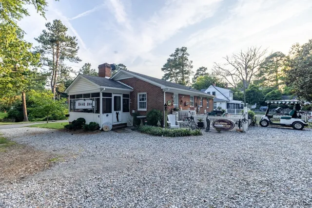 $225,000 | 504 6th Street, Blackstone, VA 23824