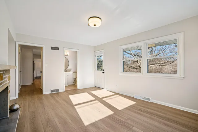 $448,800 | 6936 North Braeburn Lane, Glendale, WI 53209