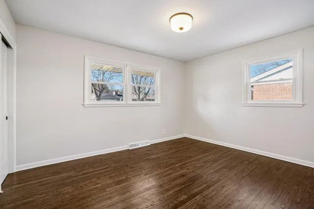 $448,800 | 6936 North Braeburn Lane, Glendale, WI 53209