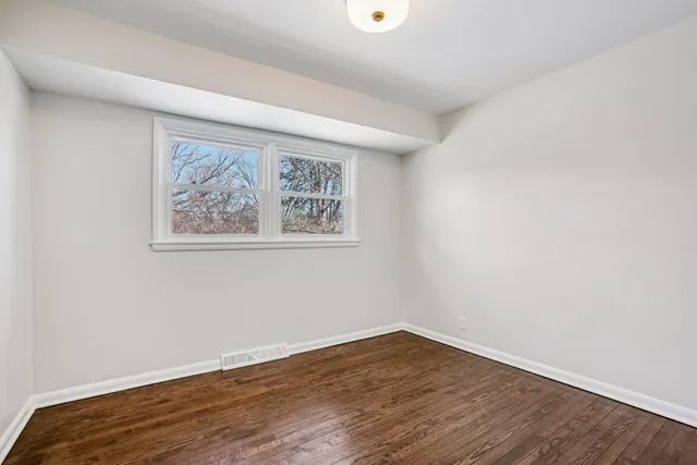 $448,800 | 6936 North Braeburn Lane, Glendale, WI 53209