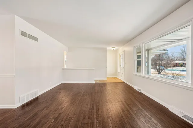 $448,800 | 6936 North Braeburn Lane, Glendale, WI 53209