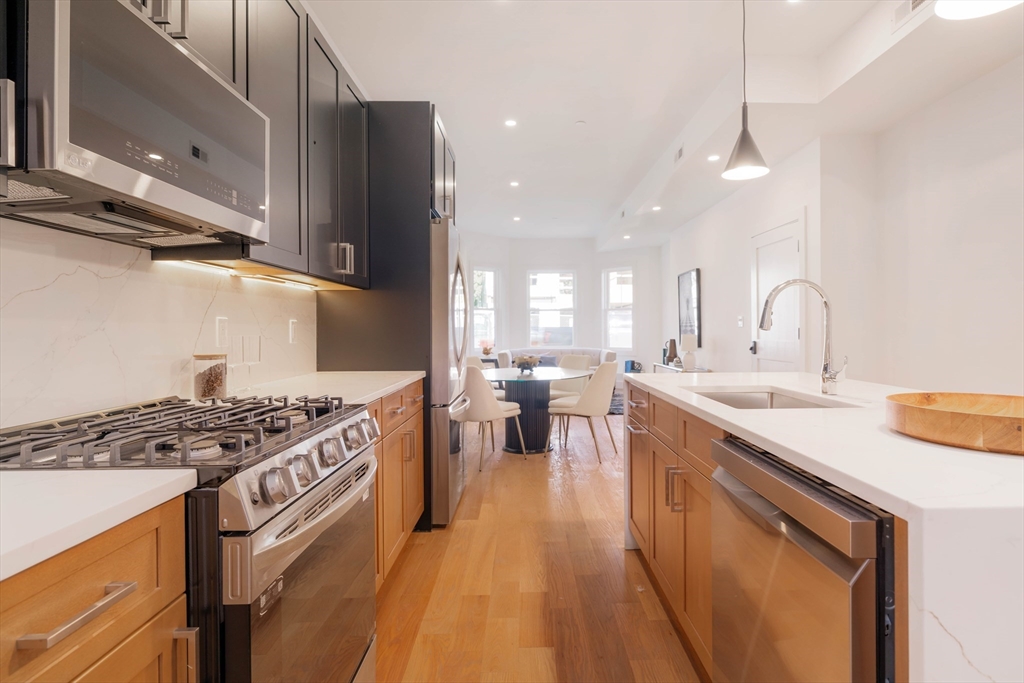 231 Everett Street, Unit 101 Boston, MA 02128 - Photo 4 of 28