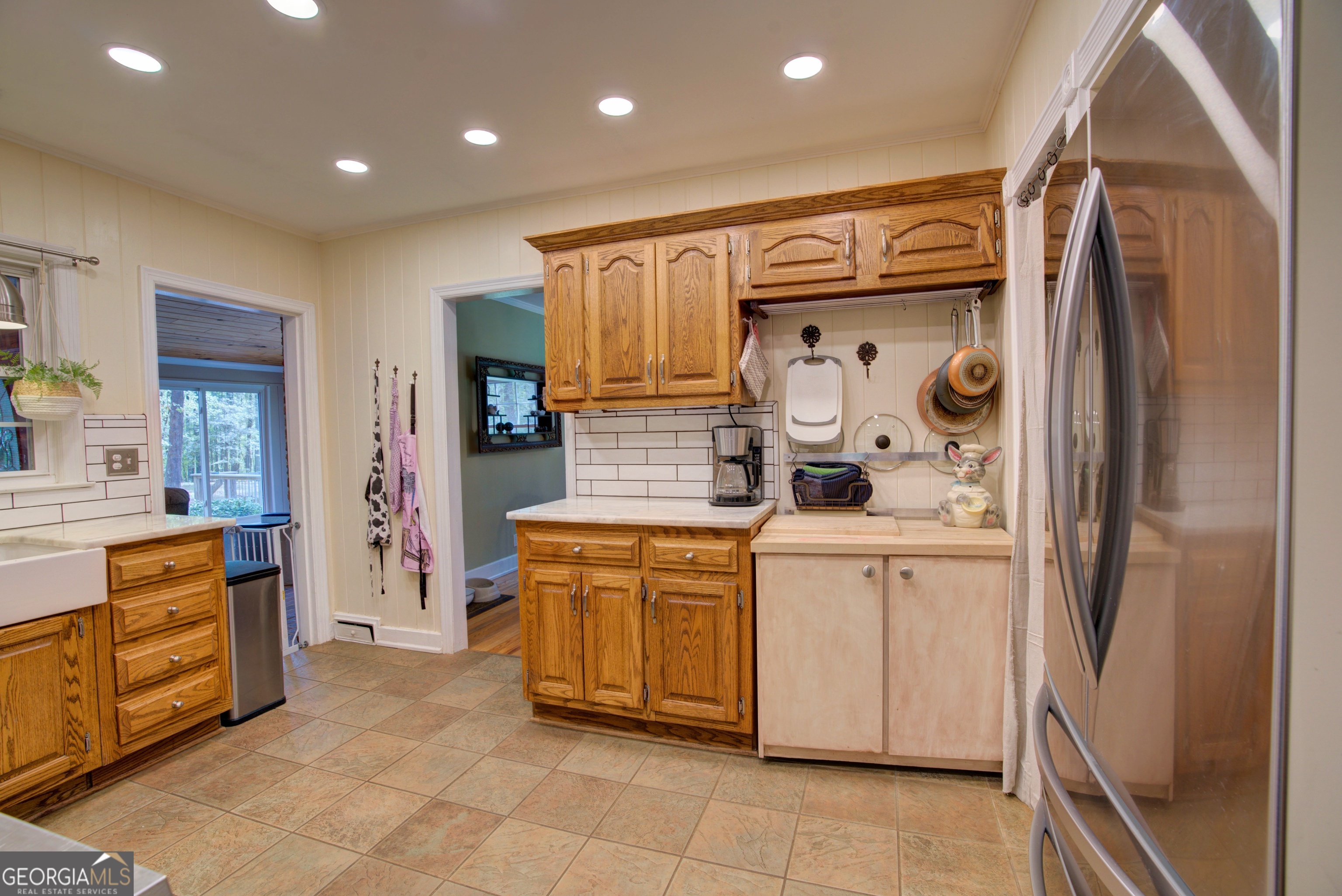 521 West John Hand Road Cedartown, GA 30125 - Photo 20 of 43 a kitchen with stainless steel appliances granite countertop a refrigerator and a stove