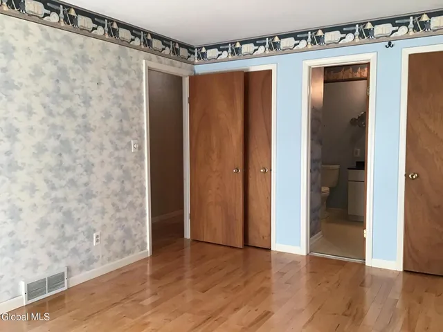 $569,900 | 9 Laurel Drive, Colonie, NY 12211