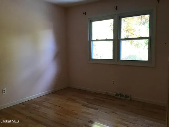 $569,900 | 9 Laurel Drive, Colonie, NY 12211