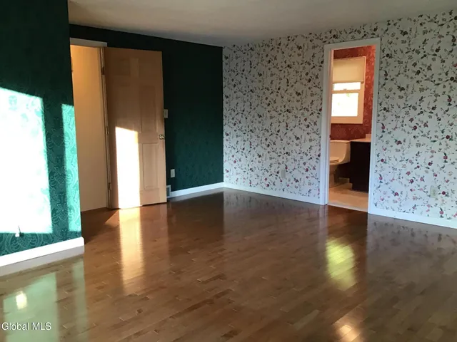 $569,900 | 9 Laurel Drive, Colonie, NY 12211