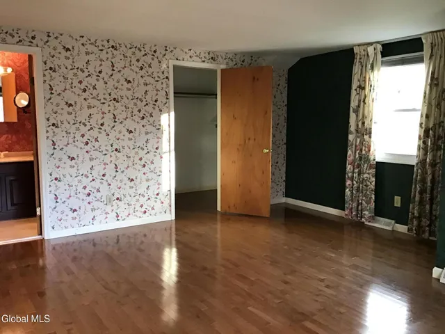 $569,900 | 9 Laurel Drive, Colonie, NY 12211