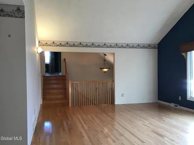 $569,900 | 9 Laurel Drive, Colonie, NY 12211