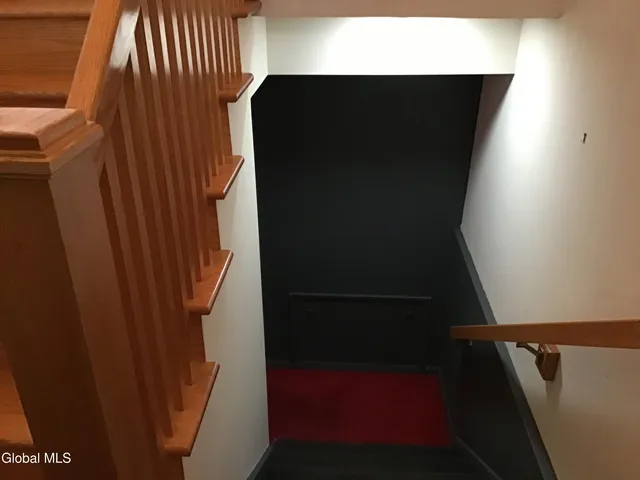 $569,900 | 9 Laurel Drive, Colonie, NY 12211