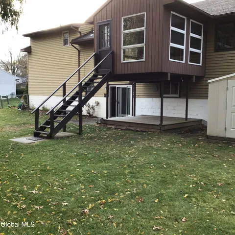 $569,900 | 9 Laurel Drive, Colonie, NY 12211