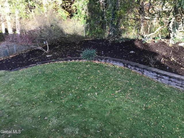 $569,900 | 9 Laurel Drive, Colonie, NY 12211