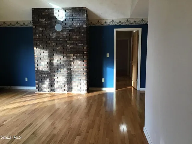 $569,900 | 9 Laurel Drive, Colonie, NY 12211