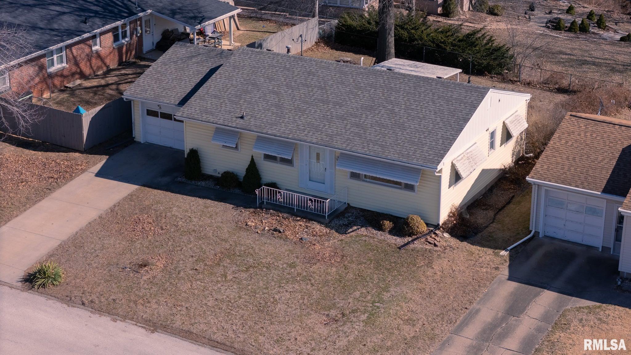 836 Santa Maria Drive Quincy, IL 62305 - Photo 2 of 46