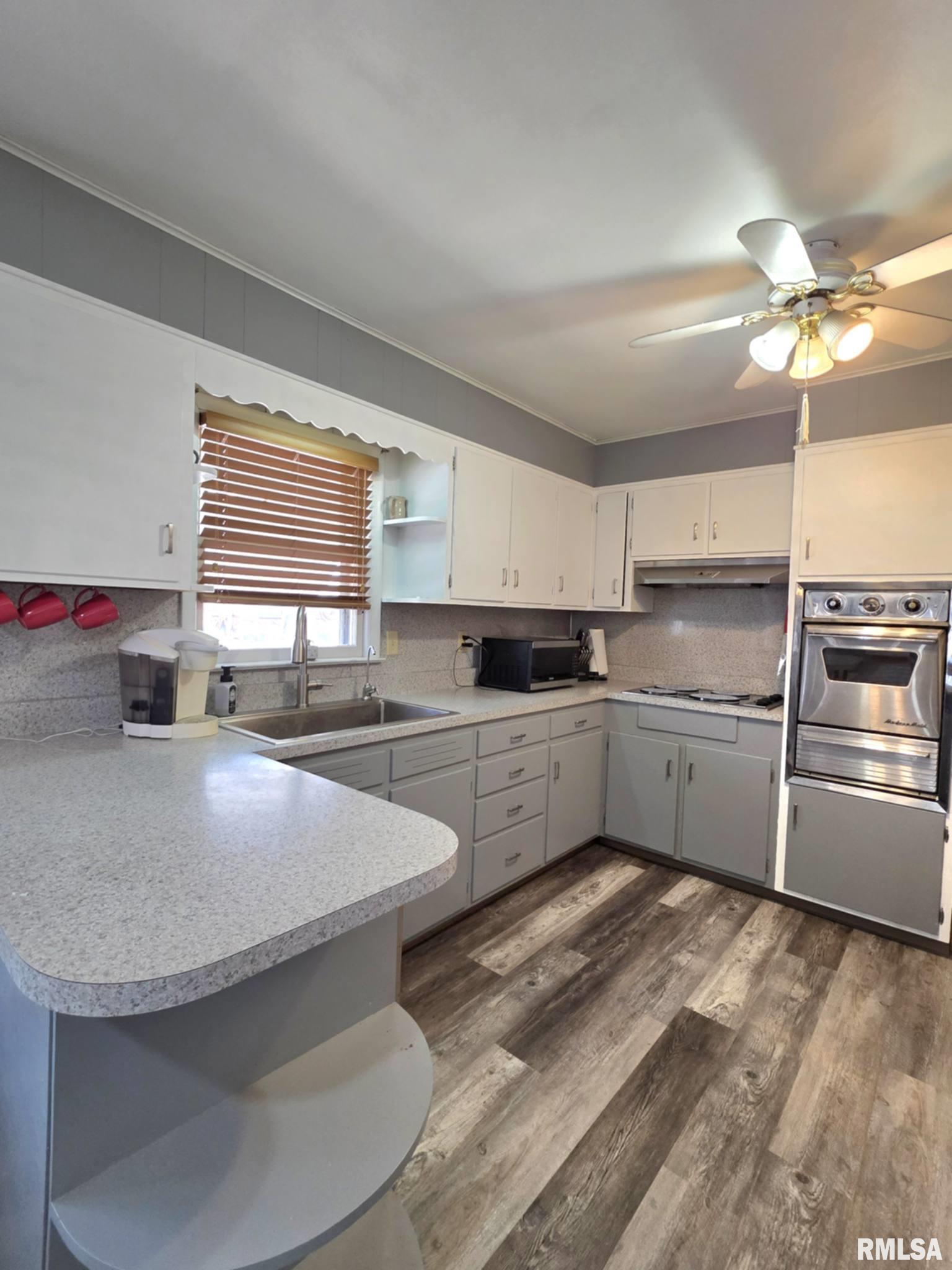 836 Santa Maria Drive Quincy, IL 62305 - Photo 3 of 46
