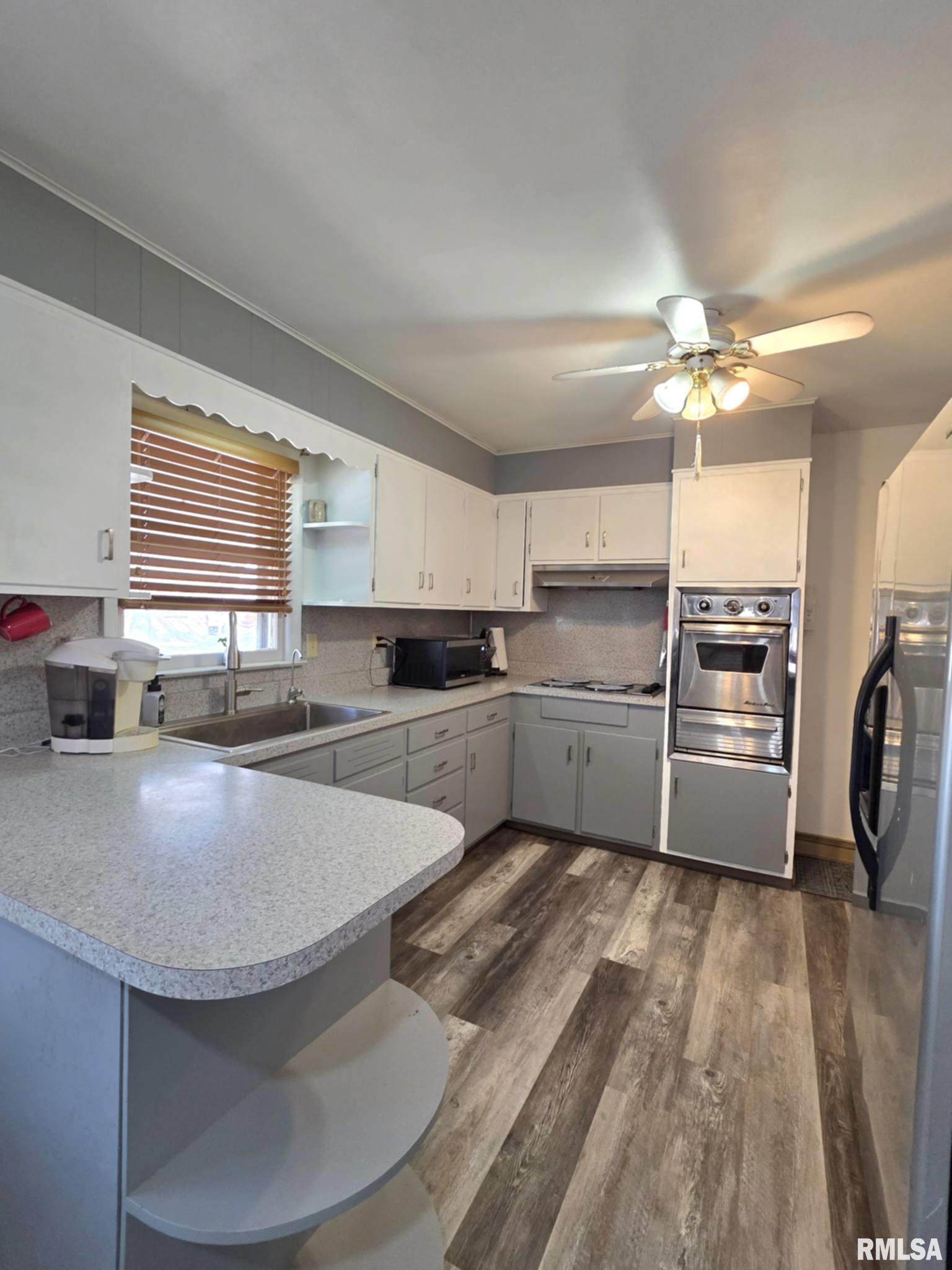 836 Santa Maria Drive Quincy, IL 62305 - Photo 4 of 46