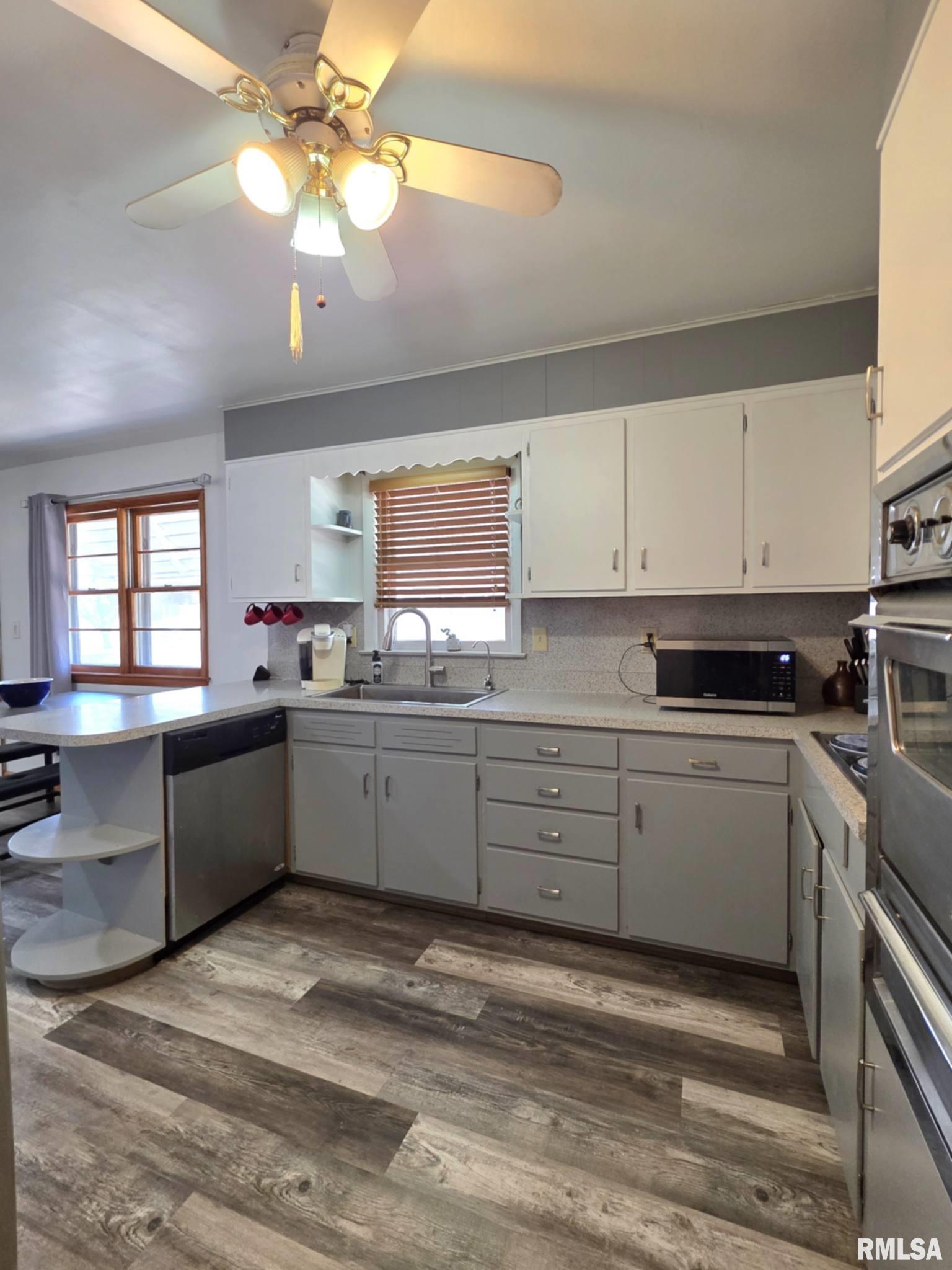836 Santa Maria Drive Quincy, IL 62305 - Photo 6 of 46