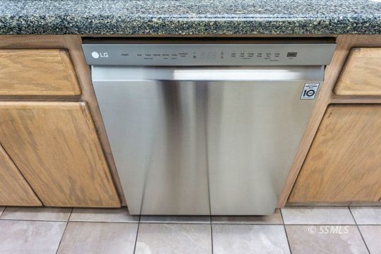 102 North Broadway Street Ridgecrest, CA 93555 - Photo 11 of 36