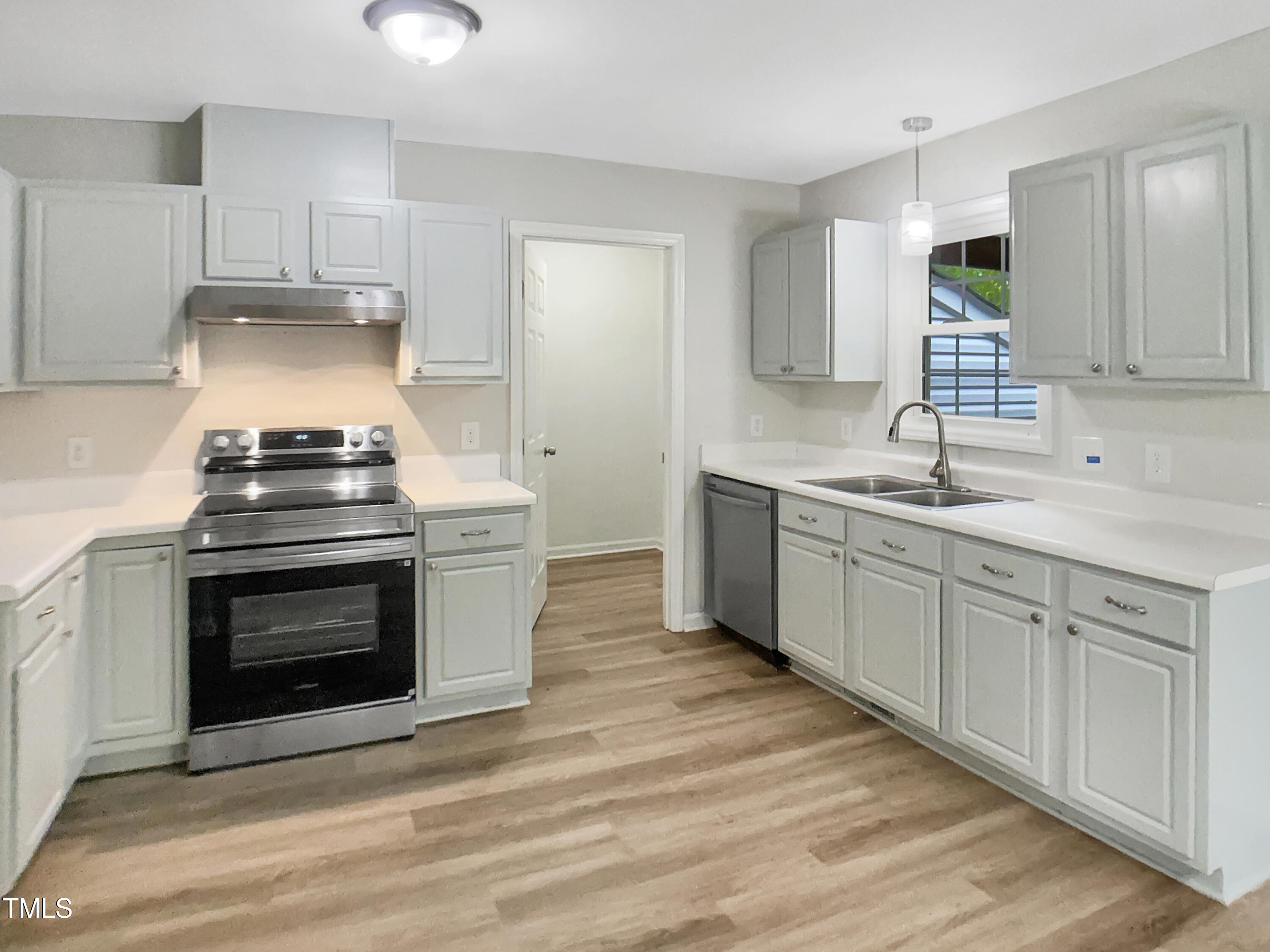 3509 Neptune Drive Raleigh, NC 27604 - Photo 6 of 18 photo_06