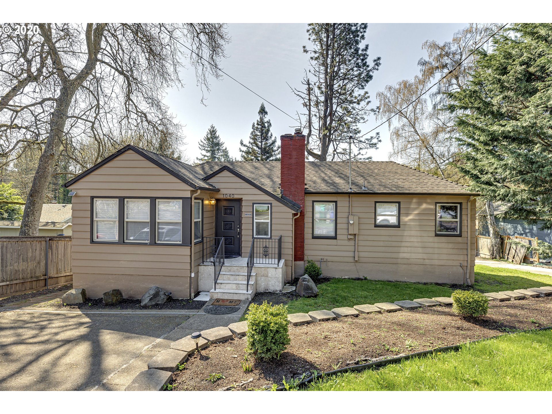 1040 Southwest Taylors Ferry Road Portland, OR 97219 - Photo 1 of 23 Gallery Image 1