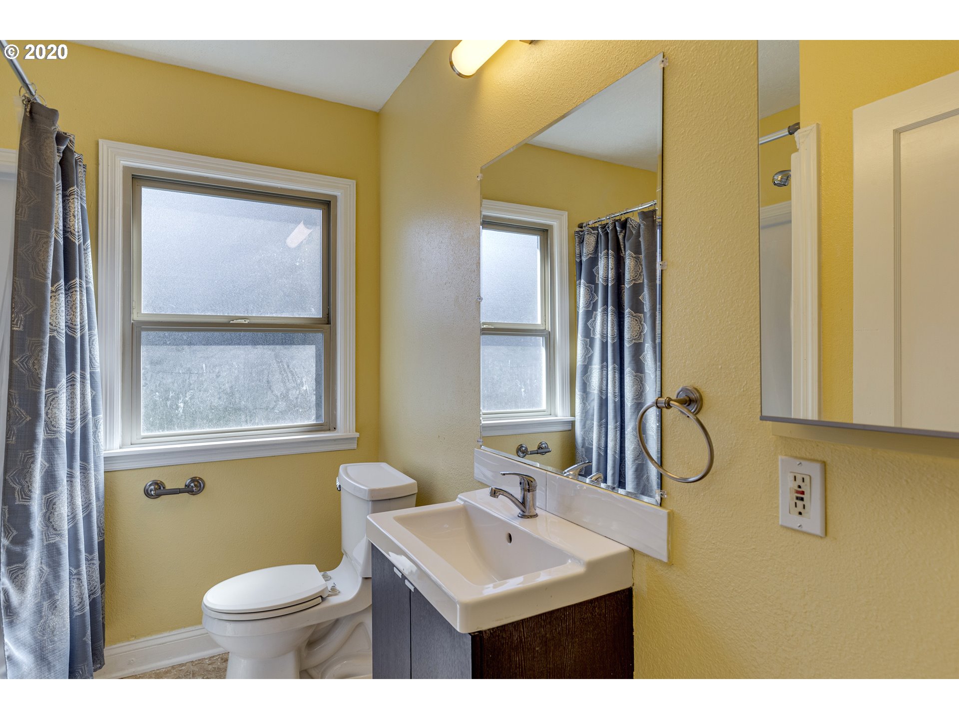 1040 Southwest Taylors Ferry Road Portland, OR 97219 - Photo 12 of 23 Gallery Image 12