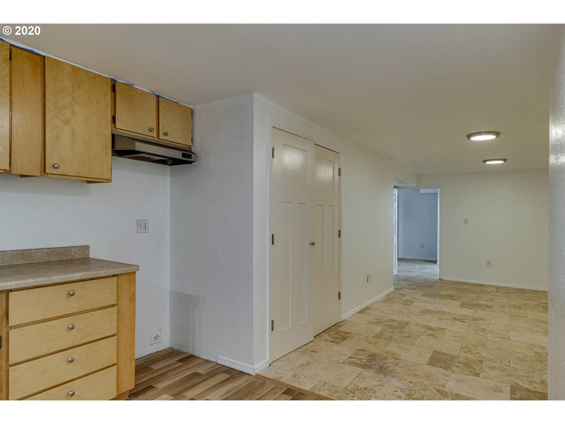 1040 Southwest Taylors Ferry Road Portland, OR 97219 - Photo 15 of 23 Gallery Image 15