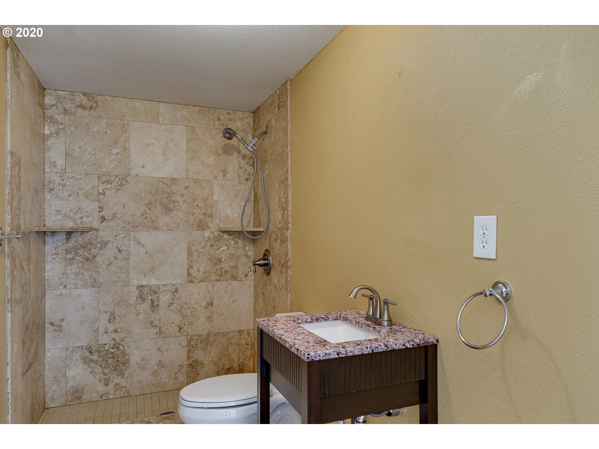1040 Southwest Taylors Ferry Road Portland, OR 97219 - Photo 17 of 23 Gallery Image 17