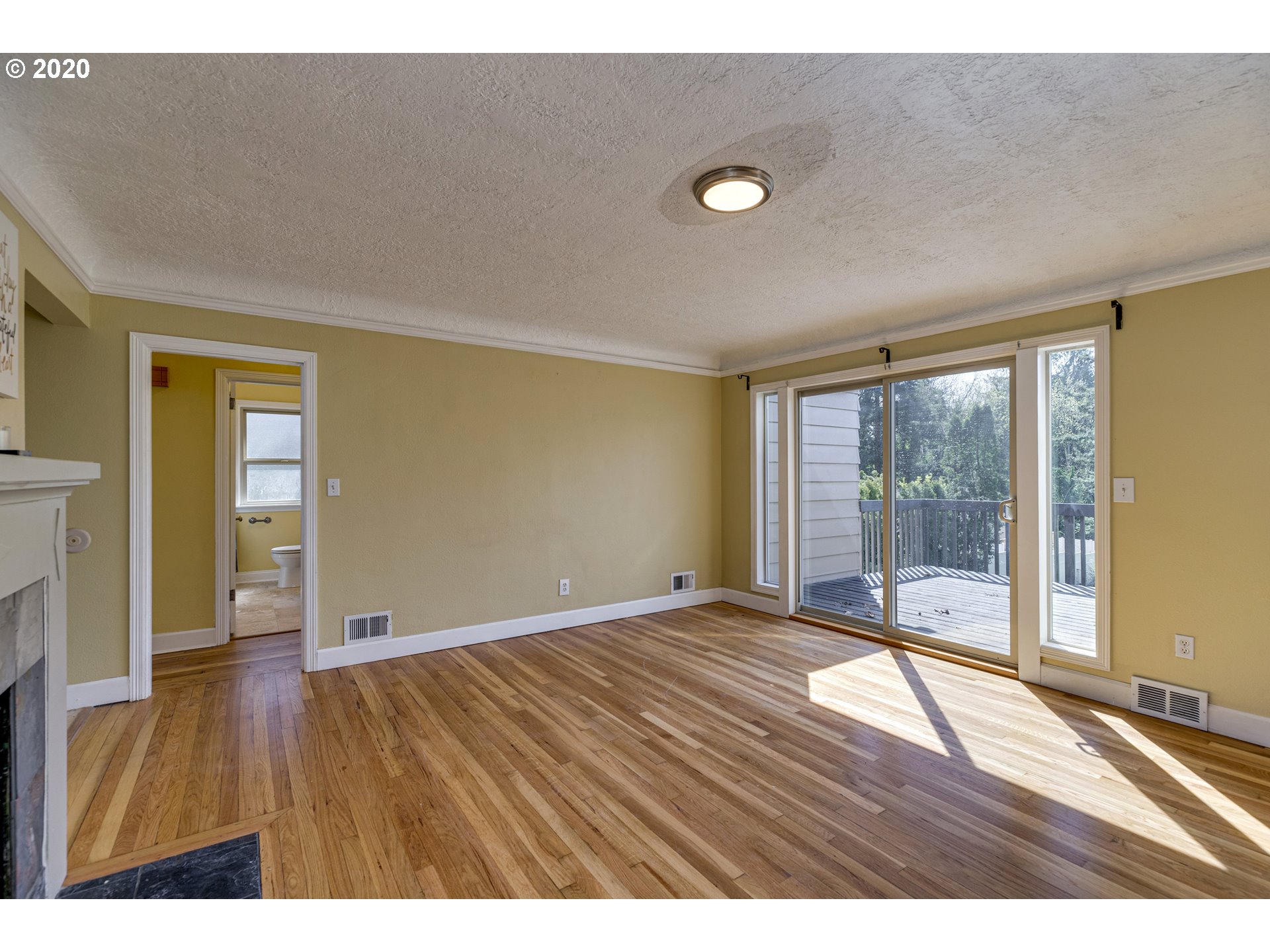 1040 Southwest Taylors Ferry Road Portland, OR 97219 - Photo 3 of 23 Gallery Image 3