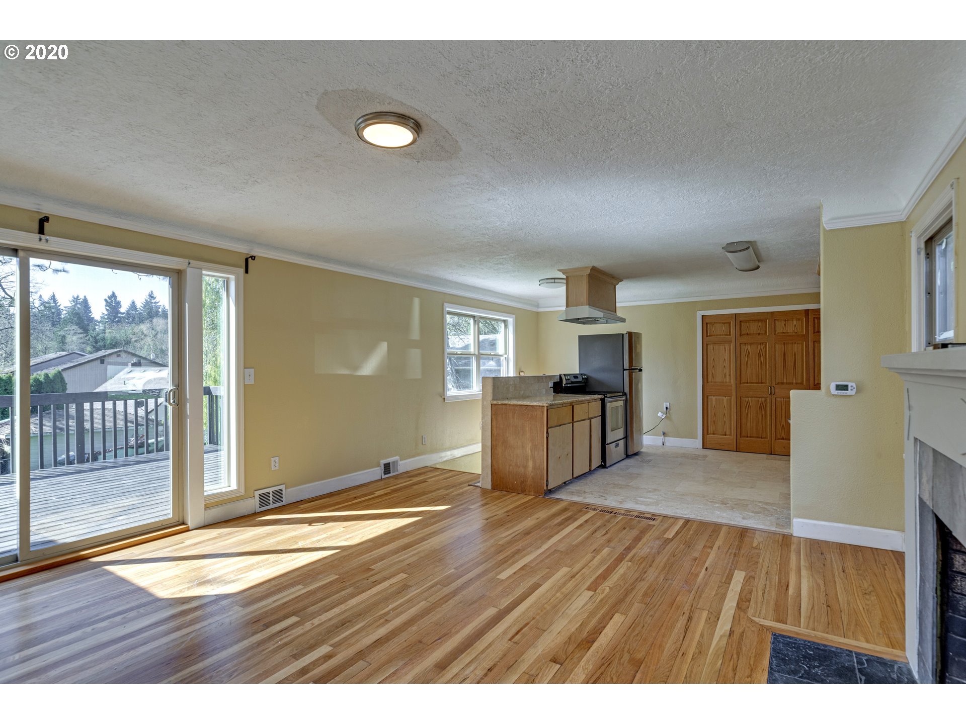 1040 Southwest Taylors Ferry Road Portland, OR 97219 - Photo 4 of 23 Gallery Image 4