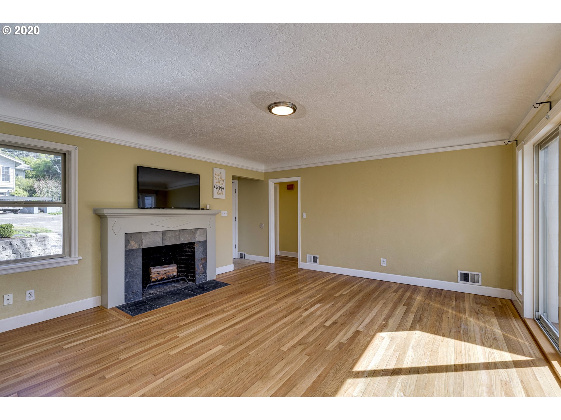1040 Southwest Taylors Ferry Road Portland, OR 97219 - Photo 5 of 23 Gallery Image 5