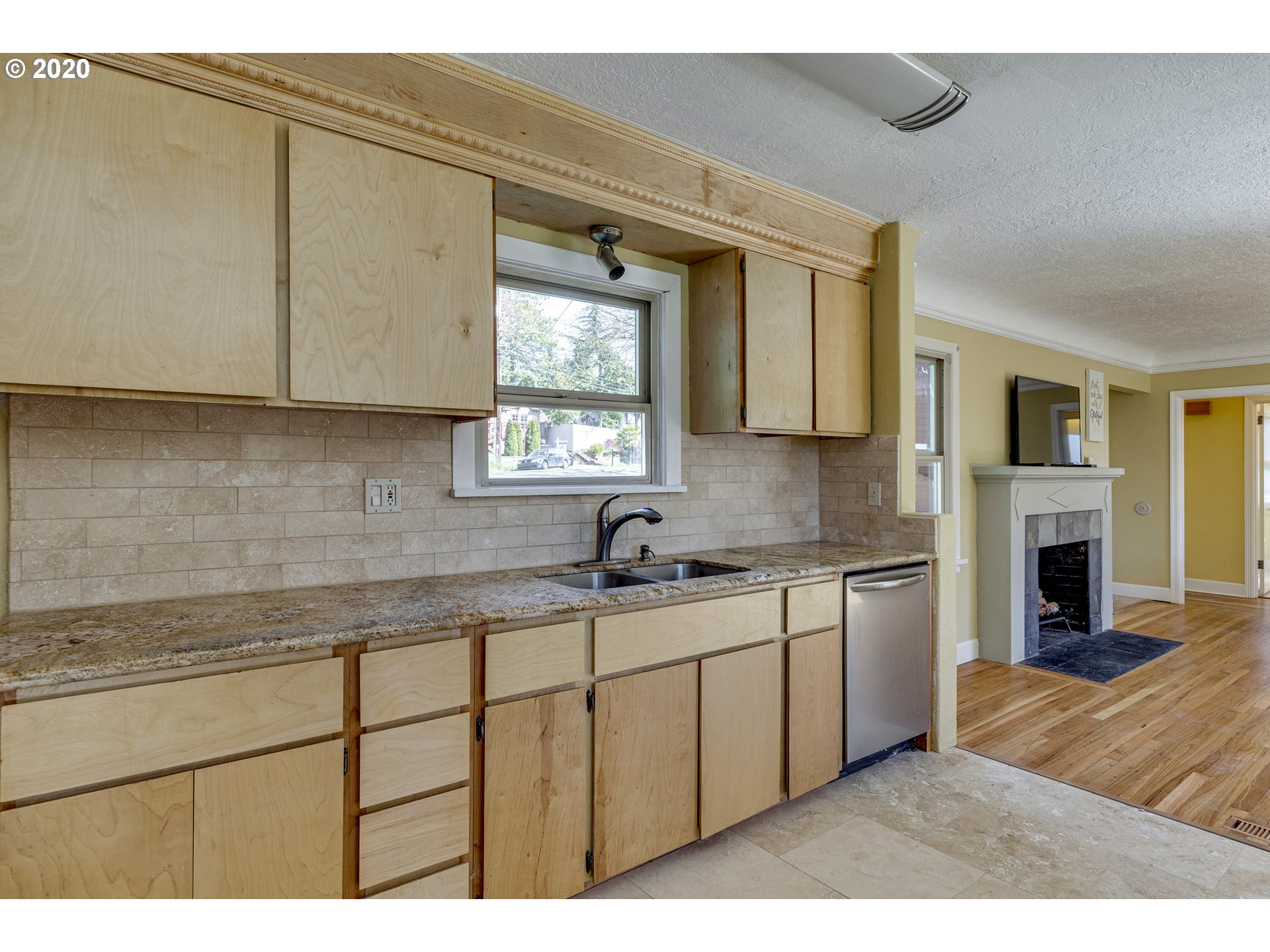 1040 Southwest Taylors Ferry Road Portland, OR 97219 - Photo 7 of 23 Gallery Image 7
