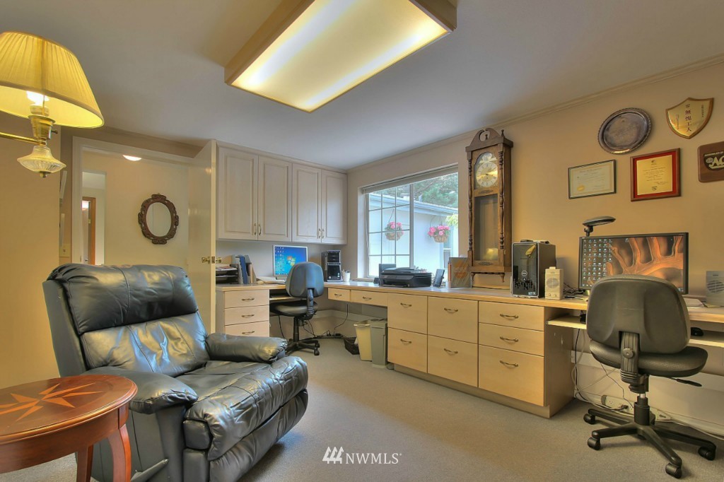 24310 S Park Bothell, WA 98021 - Photo 13 of 25